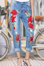 Embroidered Ripped Holes Roll-up Jeans