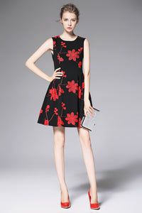 SLEEVELESS EMBROIDERY KNITTED DRESS